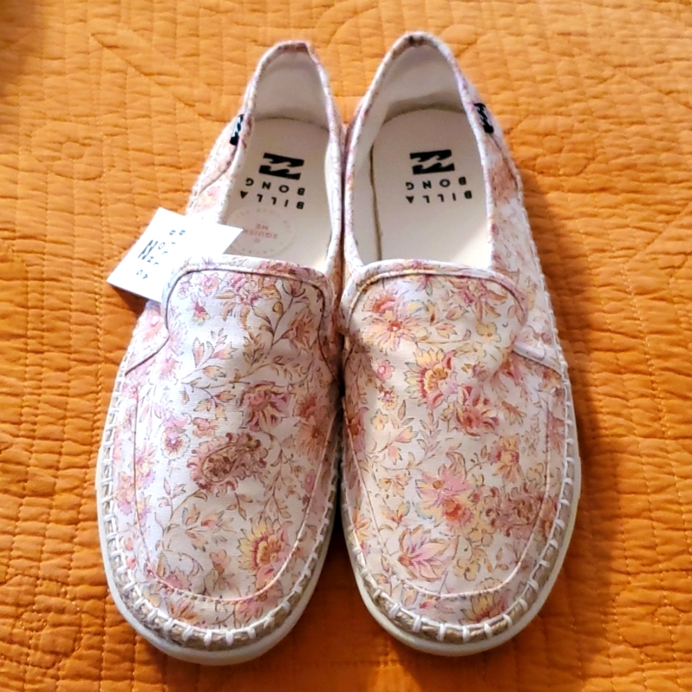 Billabong Del Sol slip ons. Size 9